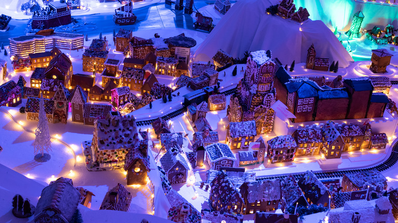 Pepperkakebyen gingerbread village display