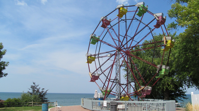 Ferris wheel near Geneva-on-the-Lake overlooking Lake Erie