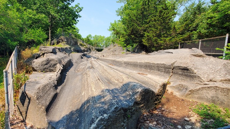 Kelleys Island Glacier Grooves rock formations