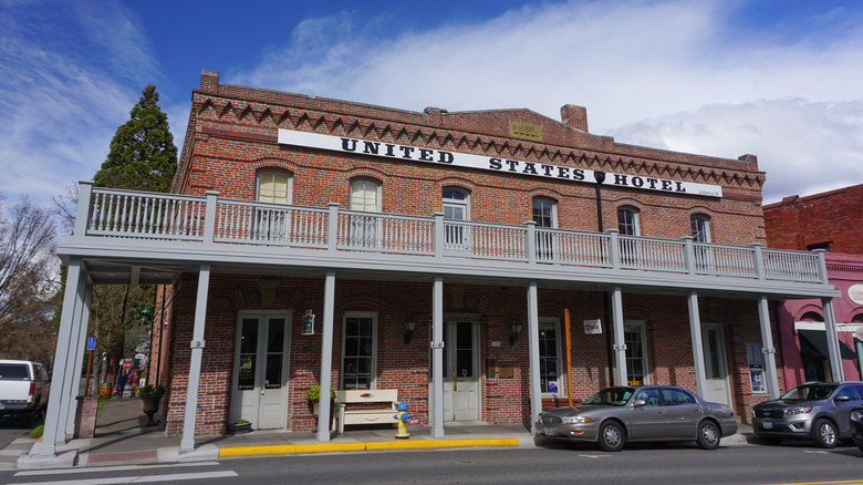 Historic Hotel in downtown Jacksonville, Oregon