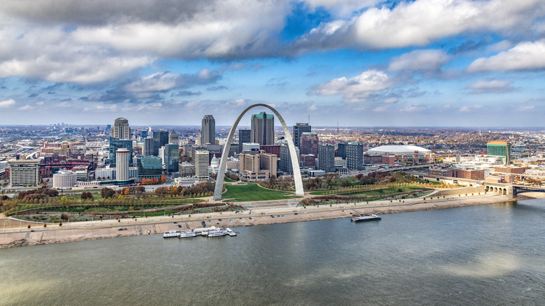 Skyline shot of St Louis, Missouri