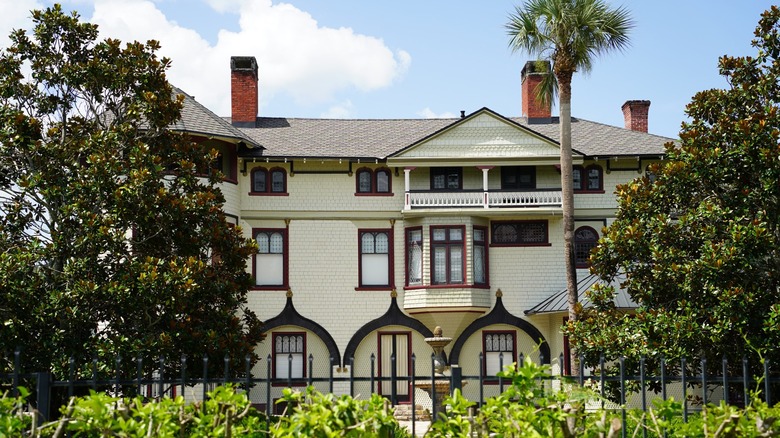 Exterior view of the facade of Stetson Mansion