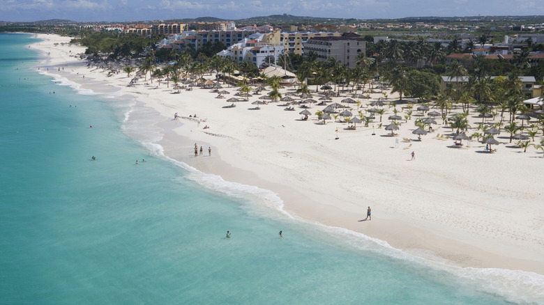 A white sand beach in Aruba in the Caribbean