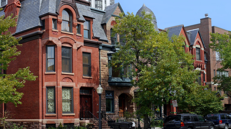 Ornate row houses in Chicago's Old Town Triangle