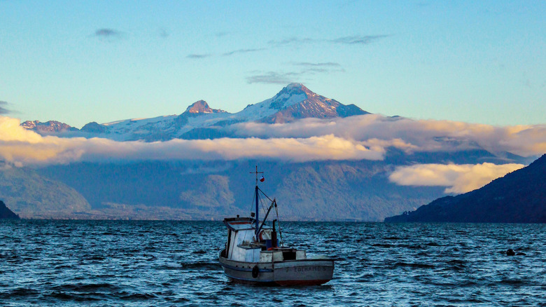 A boat on the fjord in Cochamó Valley