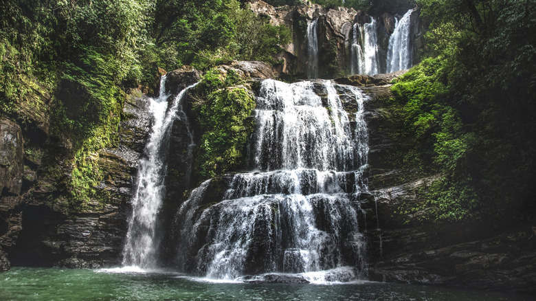 Front view of the Llanos de Cortes waterfall