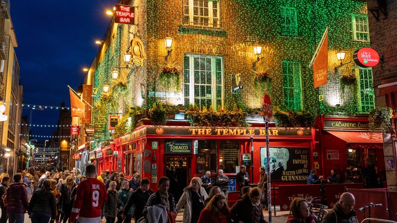 Crowds at Temple Bar in Dublin