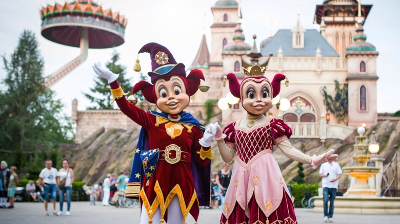 Pardoes and Pardijntje, the two hosts (mascots) of Efteling theme park in the Netherlands