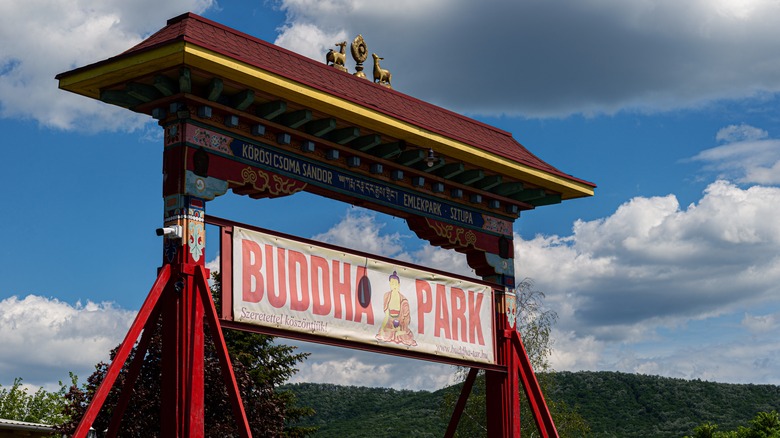 Buddha Park sign in Tar