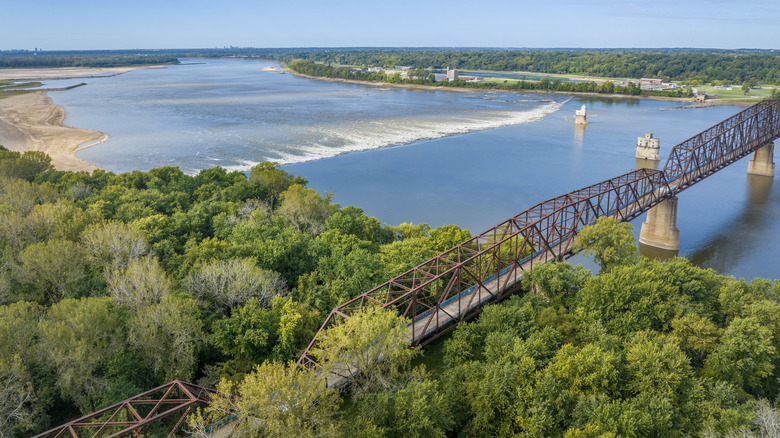 Bridge over the Mississippi River in Illinois near St. Louis