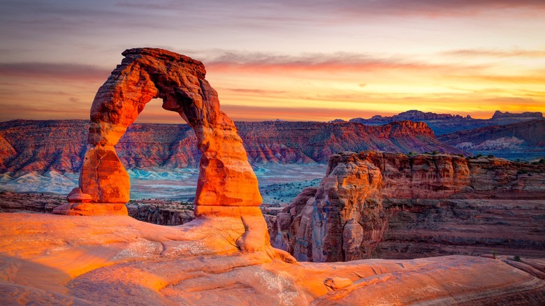 Delicate Arch in Arches National Park, golden hour