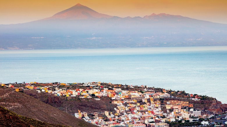 colorful houses of La Gomera