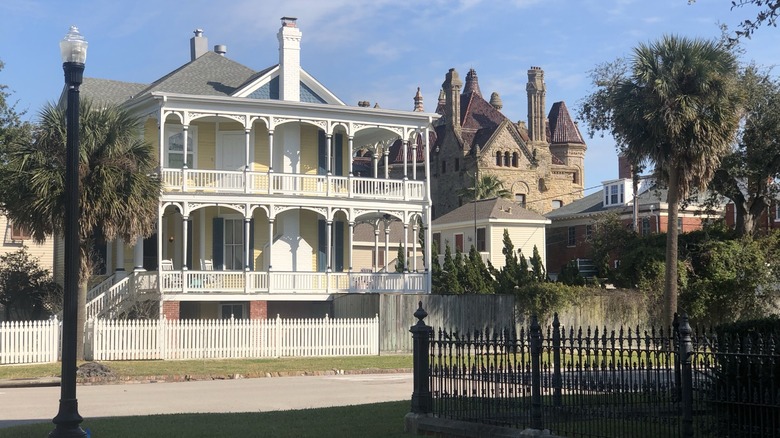 A street in Galveston's East End