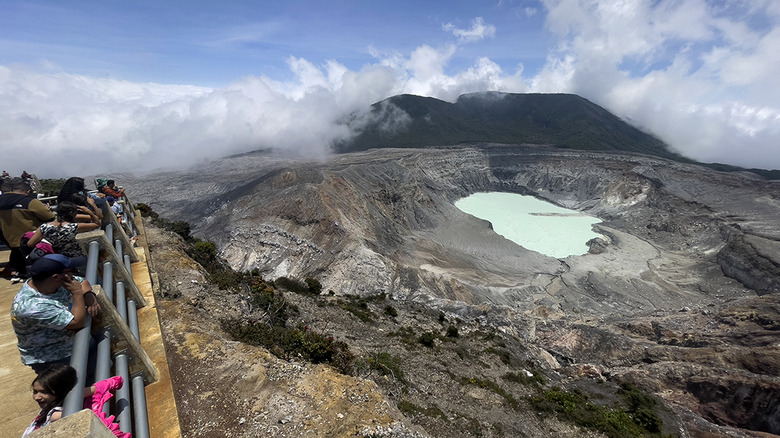 A safe viewpoint overlooking Laguna Caliente