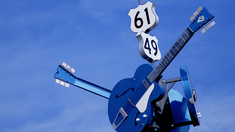 Clarksdale Route 61 Crossroads sign