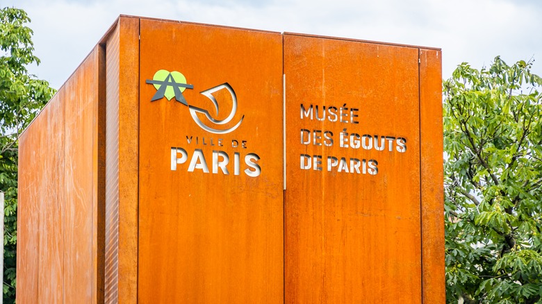 Sign at the entrance of the Paris Sewer Museum