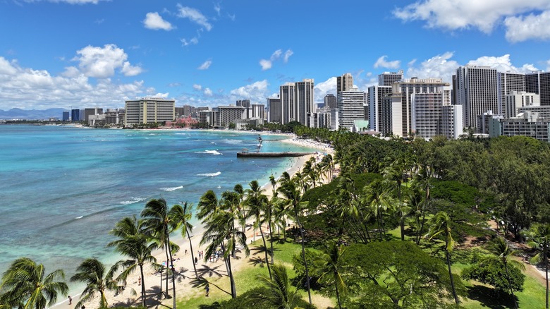 Aerial view of the Waikiki coastline and Kapio'lani Regional Park