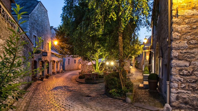 Durbuy center at night