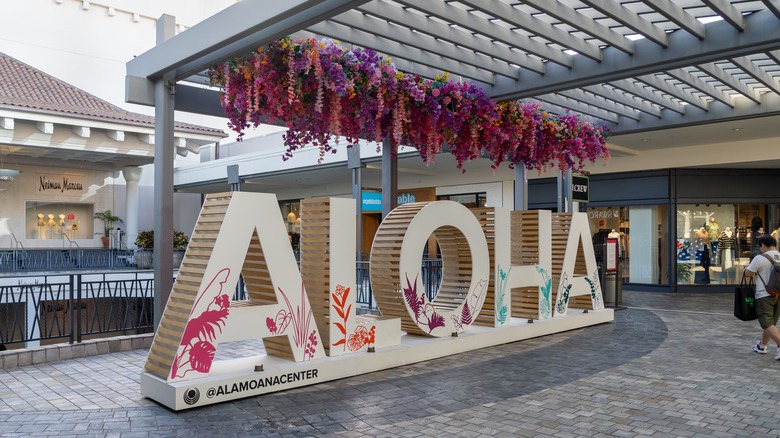 Sign at shopping mall in Honolulu, Hawaii