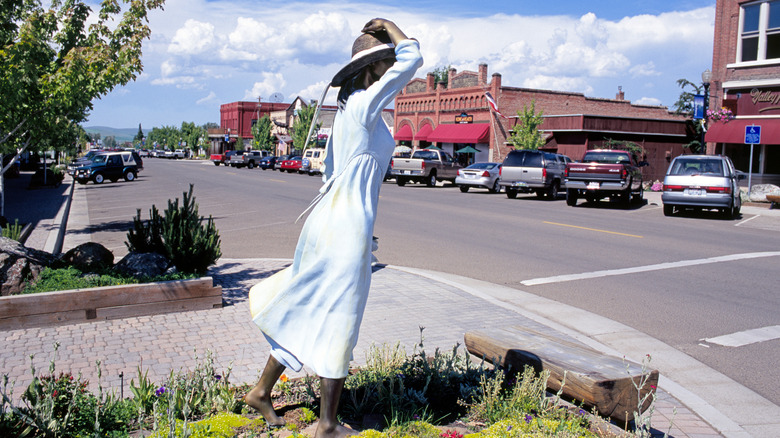 Bronze statue in downtown Joseph, Oregon