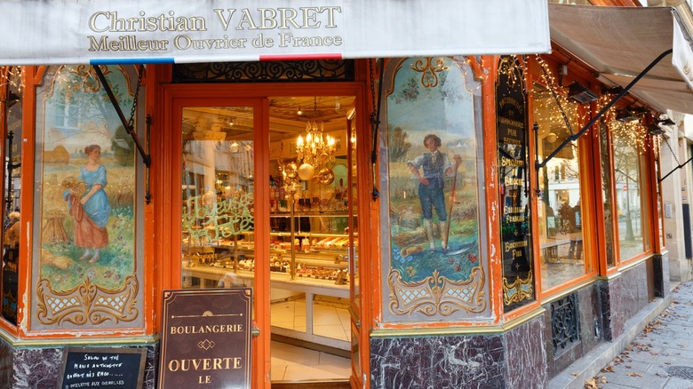 chic patisserie in Le Marais