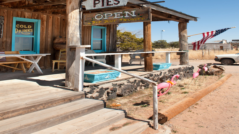 Facade of pie shop in New Mexico