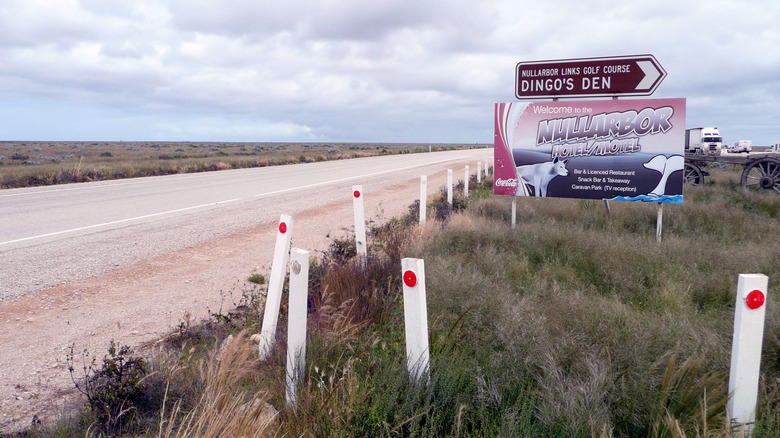 Nullarbor Links golf course exit