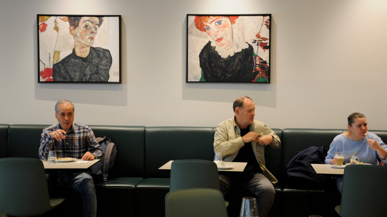 People in the Vienna Lounge, Vienna Airport