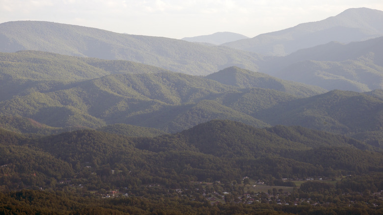 Erwin, Tennessee, dwarfed by mountains