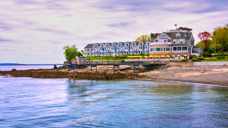 Panoramic view of Bar Harbor Inn along the shore