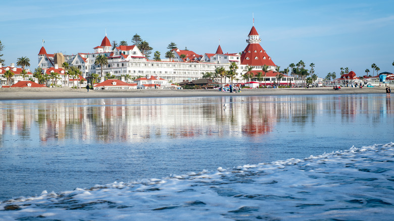 hotel del coronado on coronado beach