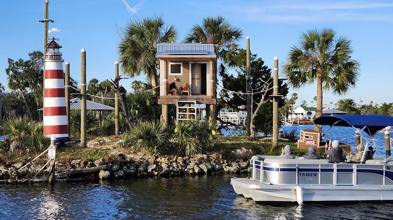 Monkey Island tourist boat visit