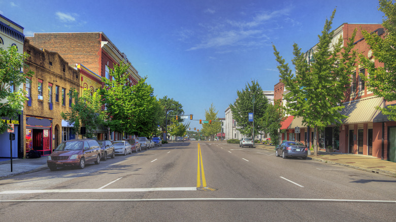 Main Street in downtwon Jackson, Tennessee