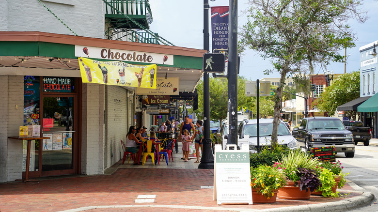 Restaurants and shops in Downtown DeLand