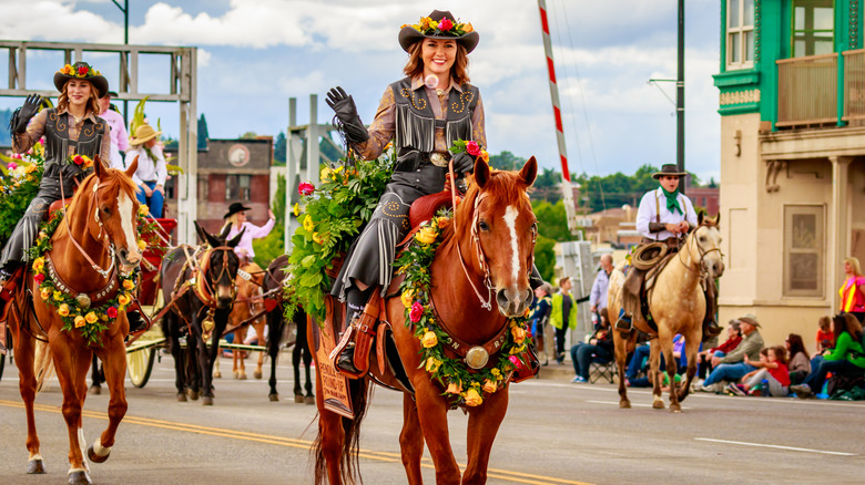 Pendleton Round-Up parade featuring women on horseback