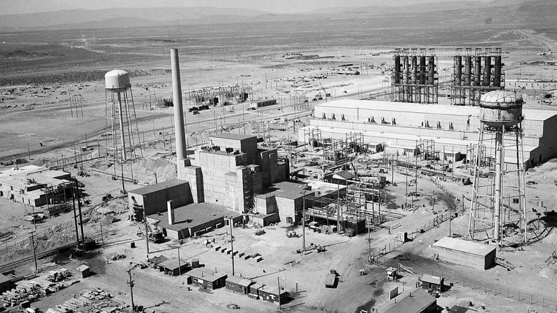 1944 photograph of the Hanford B Reactor