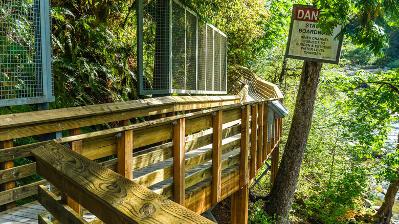 wooden boardwalk along the falls at Snoqualmie Falls