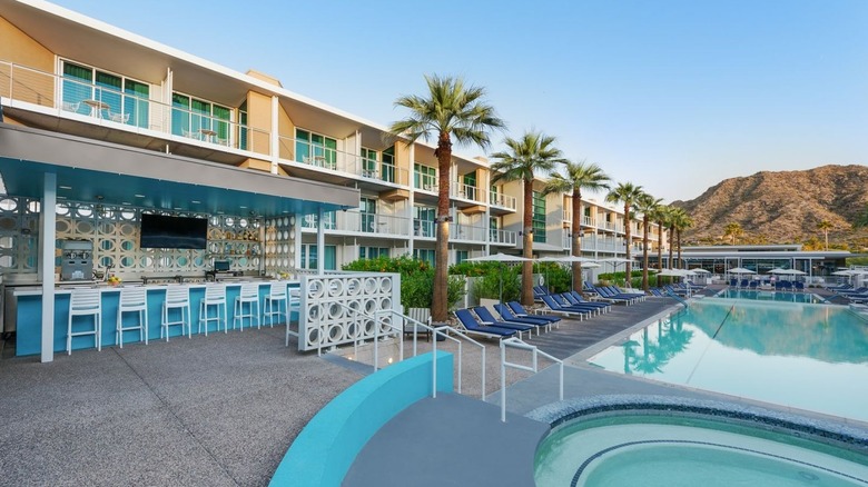 A pool at the Mountain Shadows Resort with Camelback in the background