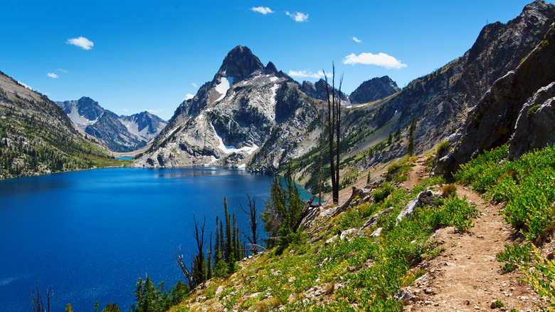 A trail through the mountains