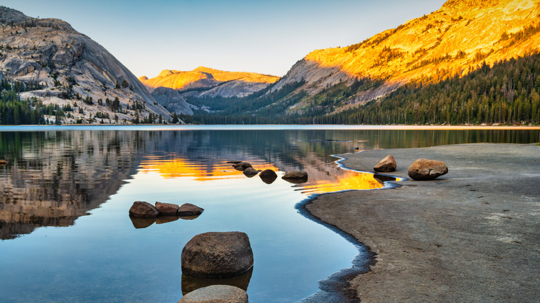 Tenaya Lake on Tioga Road