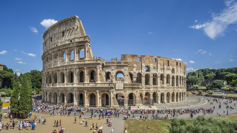 Crowds near The Colosseum 