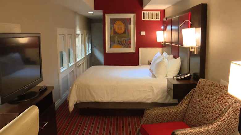 Pullman train carriage room interior at the Crowne Plaza Hotel