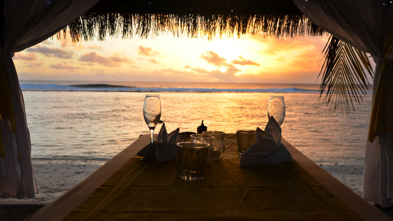 dinner on tropical island