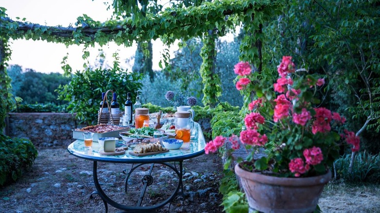 Al fresco meal at Ebbio, Italy