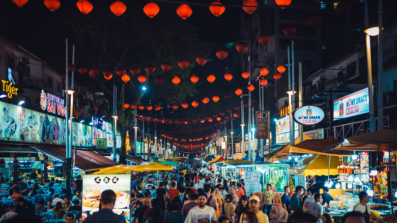 The bustling streets of Kuala Lumpur's chinatown street food scene