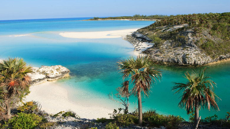 Beach on Shroud Cay, Exuma Cays Land and Sea Park