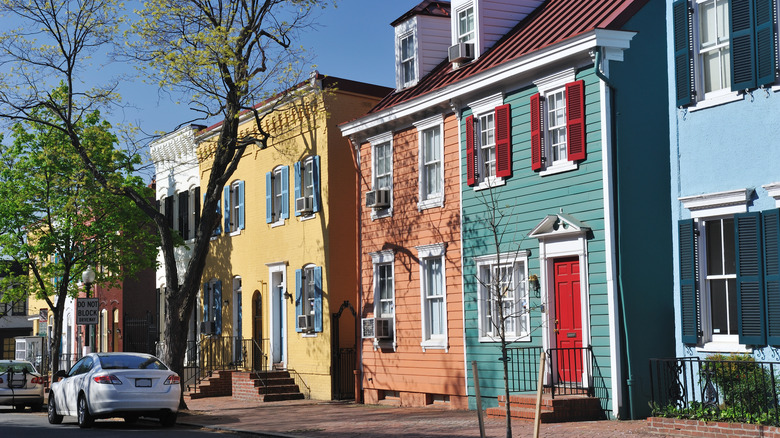 colorful homes in Georgetown