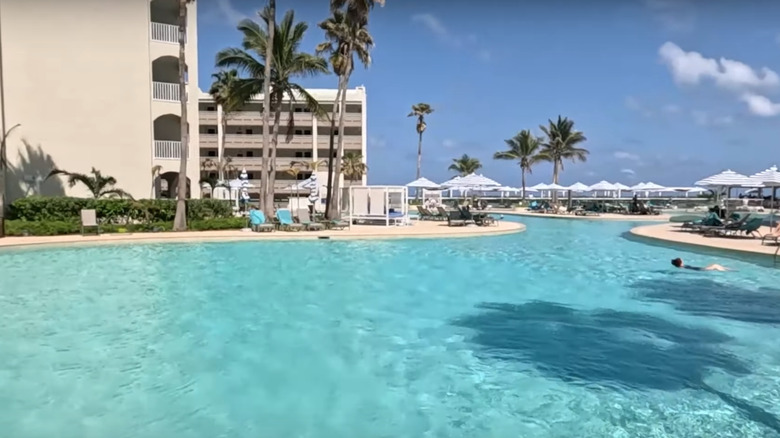 Hilton Cancun Mar Caribe pool