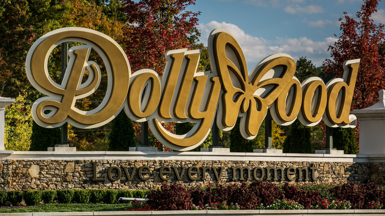 Dollywood sign in Tennessee