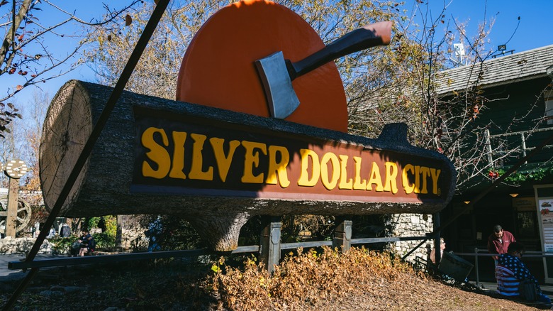 Silver Dollar City sign